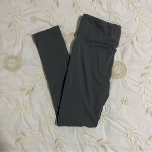 Tucker + Tate Gray Yoga Athletic Ankle Cropped Leggings, M (8/10)
